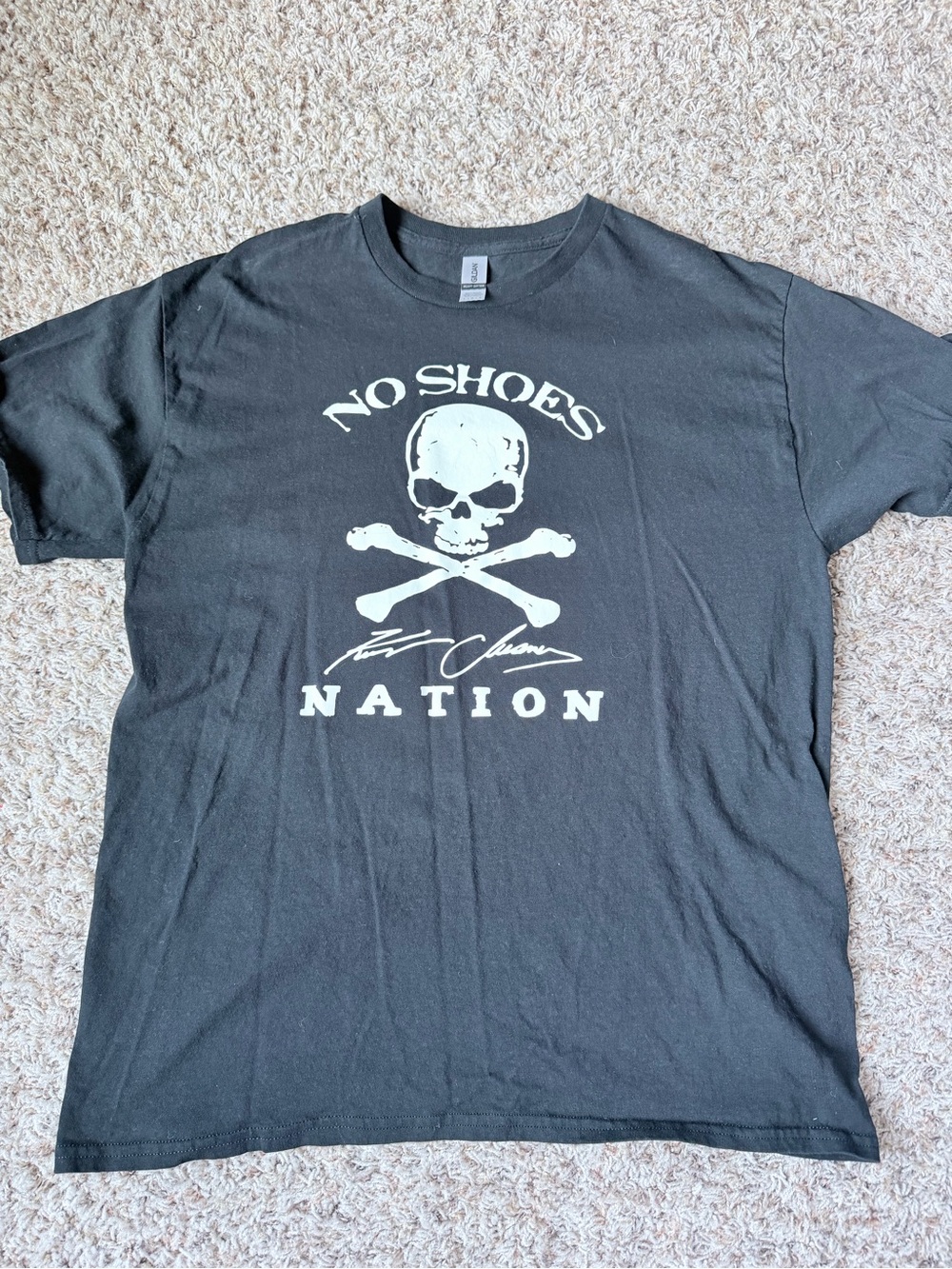 Graphic tee